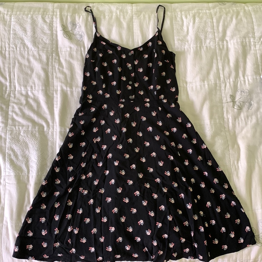 Gap black floral midi dress. Buttons, fit & flare, sleeveless, summer.Medium(8)